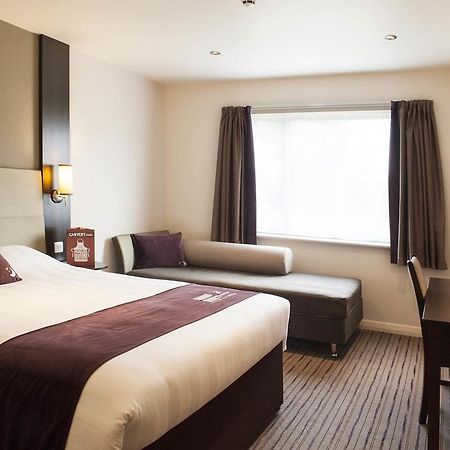 Premier Inn Falkirk - Larbert Exteriör bild