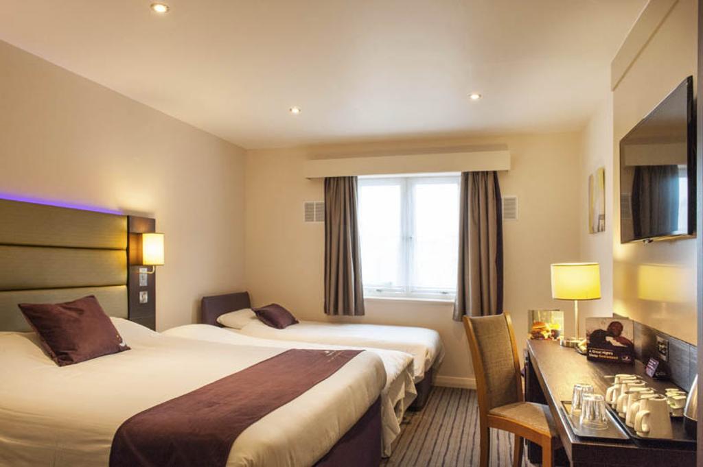 Premier Inn Falkirk - Larbert Exteriör bild