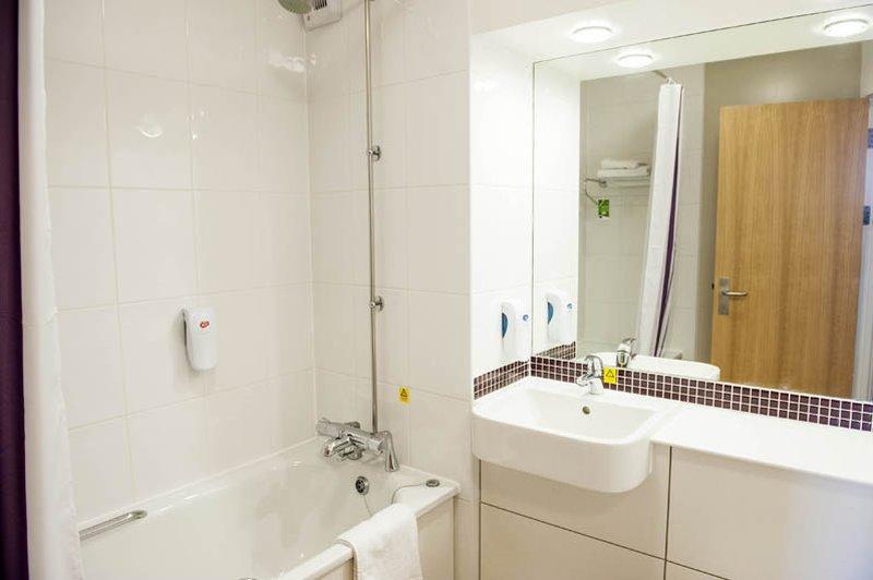 Premier Inn Falkirk - Larbert Exteriör bild