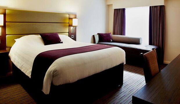 Premier Inn Falkirk - Larbert Exteriör bild